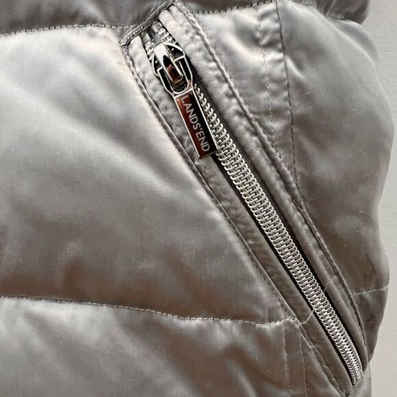 Land’s End Puffer Vest - Picture 3 of 7